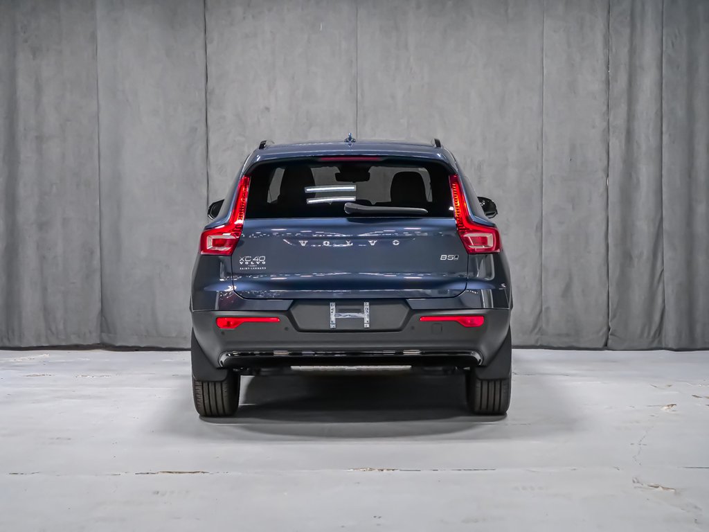 Volvo XC40 Plus (Dark Theme) 2026-3