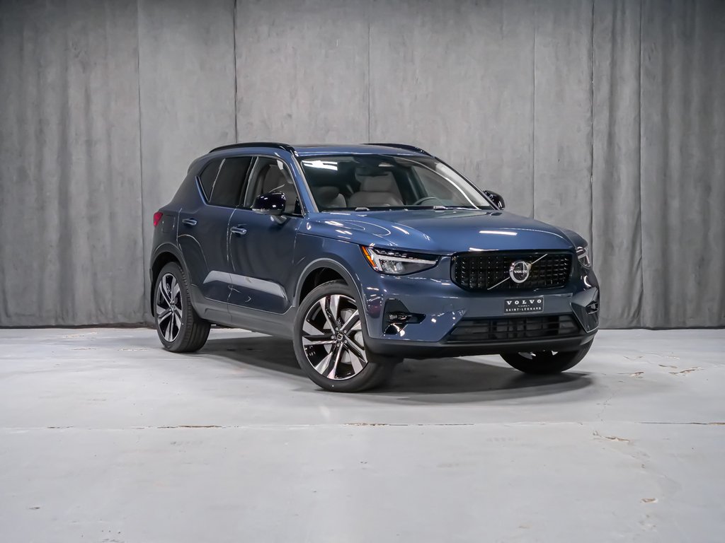 Volvo XC40 Plus (Dark Theme) 2026-1
