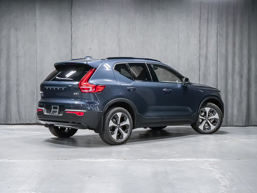 Volvo XC40 Plus (Dark Theme) 2026-3