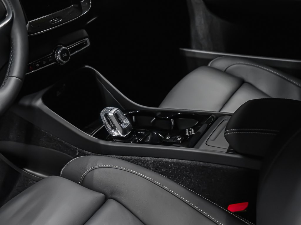 Volvo XC40 Ultra (Dark Theme) 2026-7