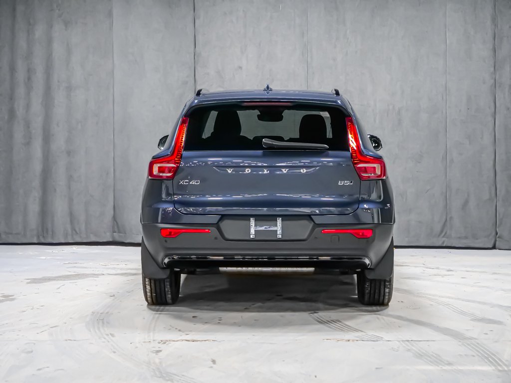 Volvo XC40 Plus (Dark Theme) 2026-5