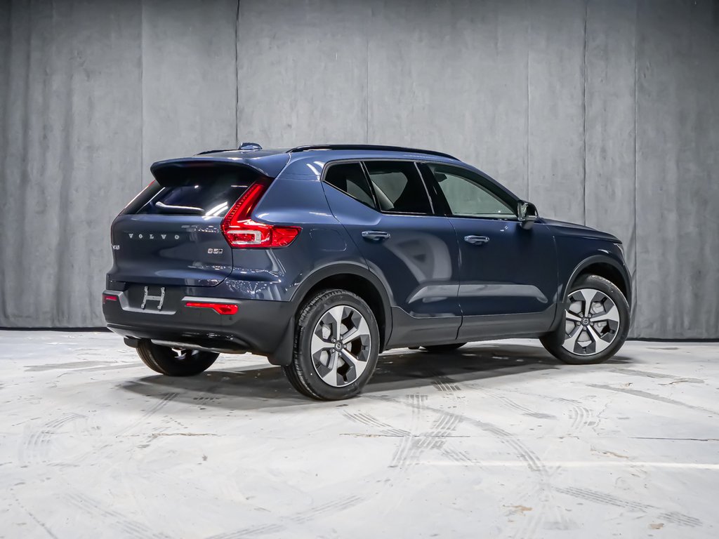 Volvo XC40 Plus (Dark Theme) 2026-3
