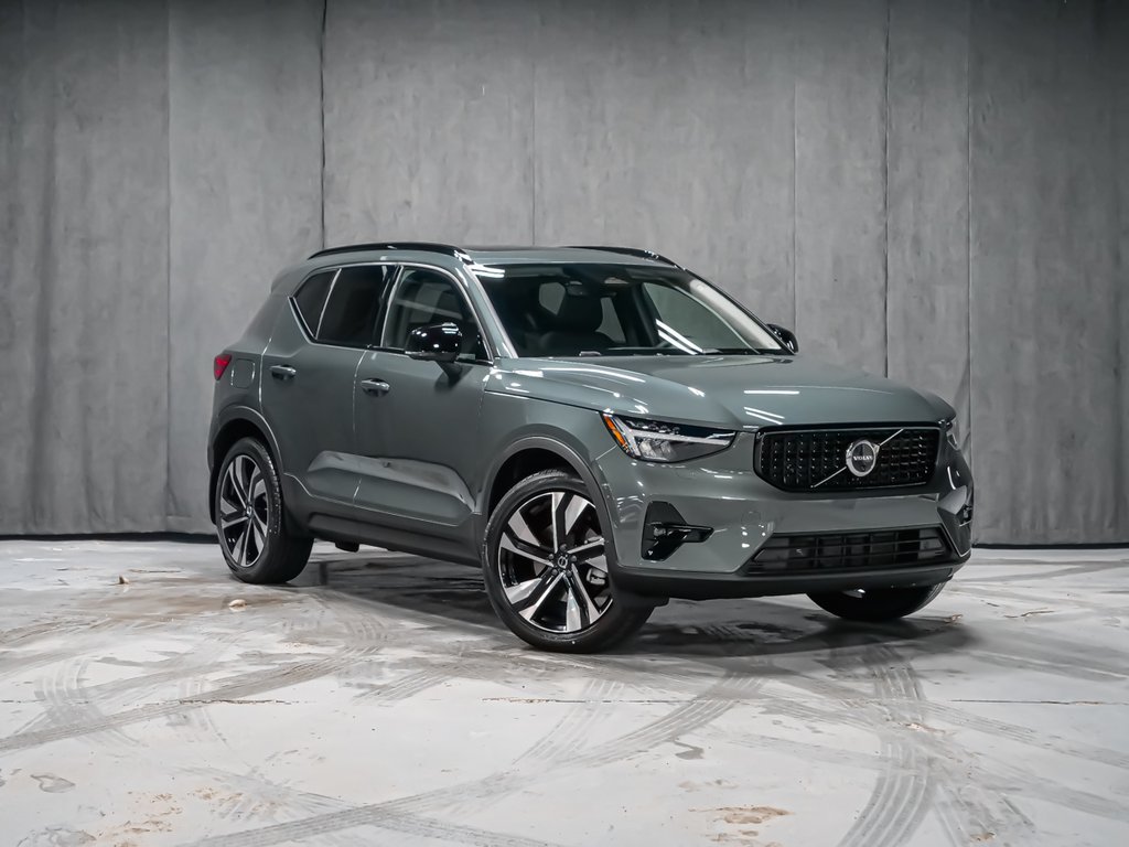 2026 Volvo XC40 Plus (Dark Theme)-1
