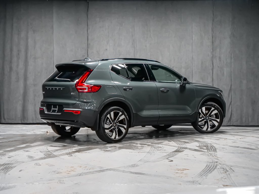 2026 Volvo XC40 Plus (Dark Theme)-4