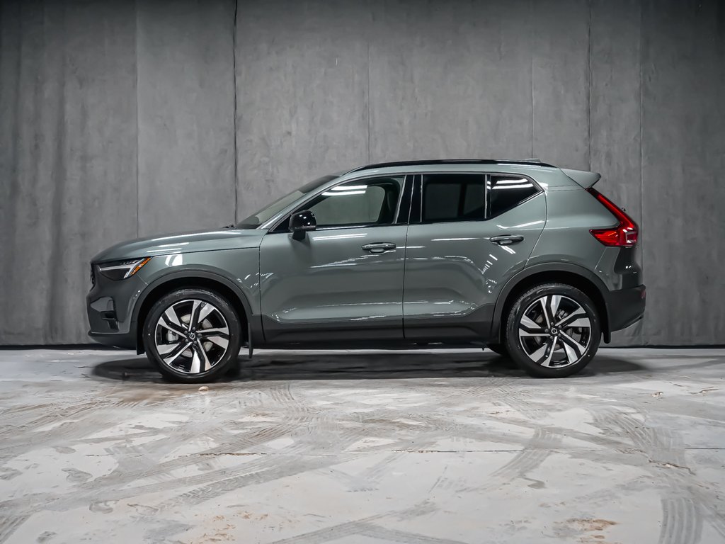 2026 Volvo XC40 Plus (Dark Theme)-2