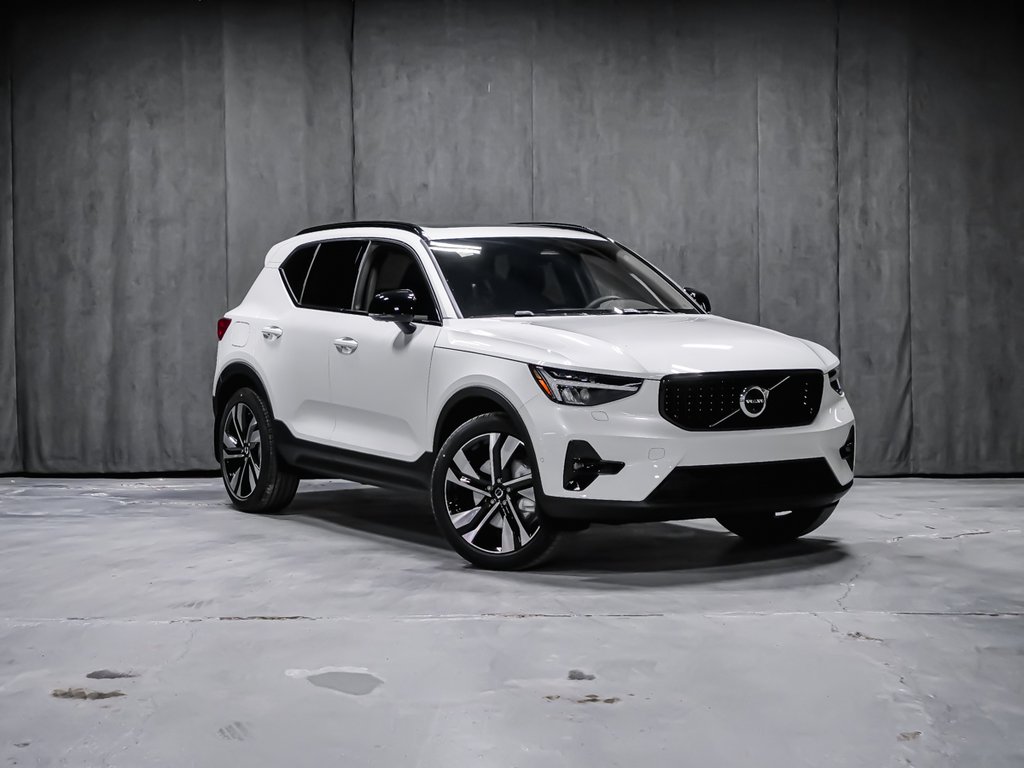 Volvo XC40 Plus (Dark Theme) 2026-1