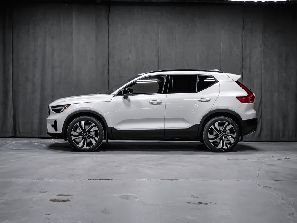 Volvo XC40 Plus (Dark Theme) 2026-3