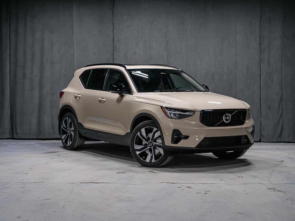 2026 Volvo XC40 Plus (Dark Theme)-1
