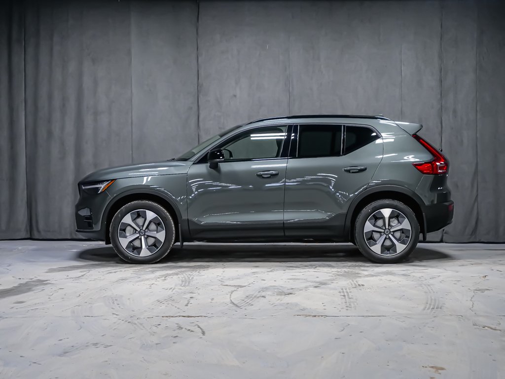 2026 Volvo XC40 Plus (Dark Theme)-3