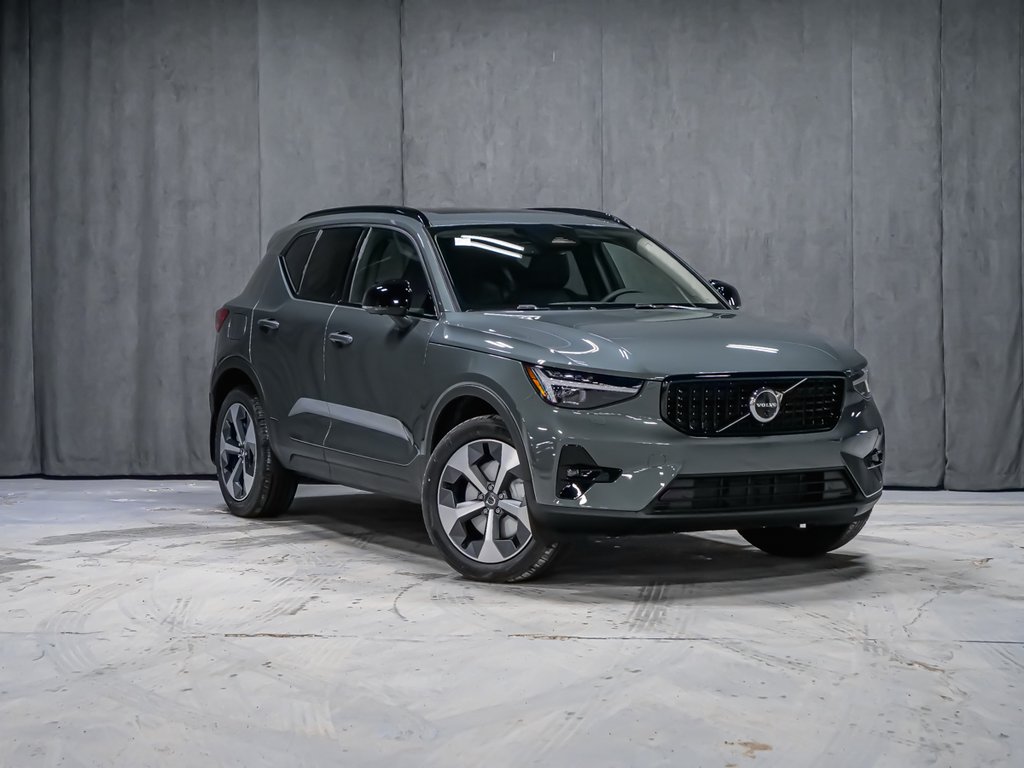 2026 Volvo XC40 Plus (Dark Theme)-1