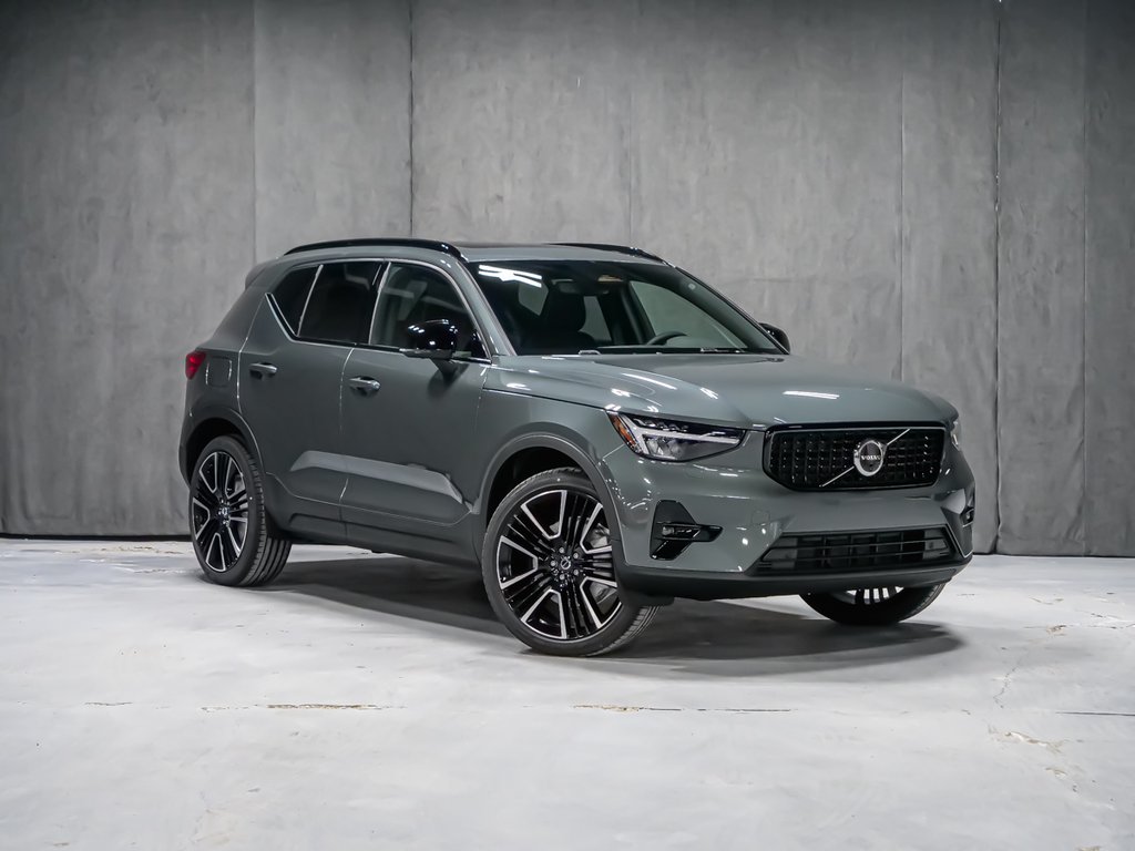 2026 Volvo XC40 Plus (Dark Theme)-1
