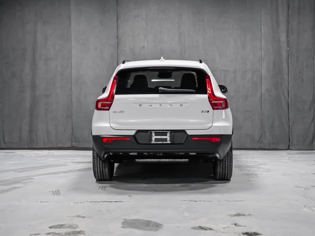 Volvo XC40 Plus (Dark Theme) 2026-3