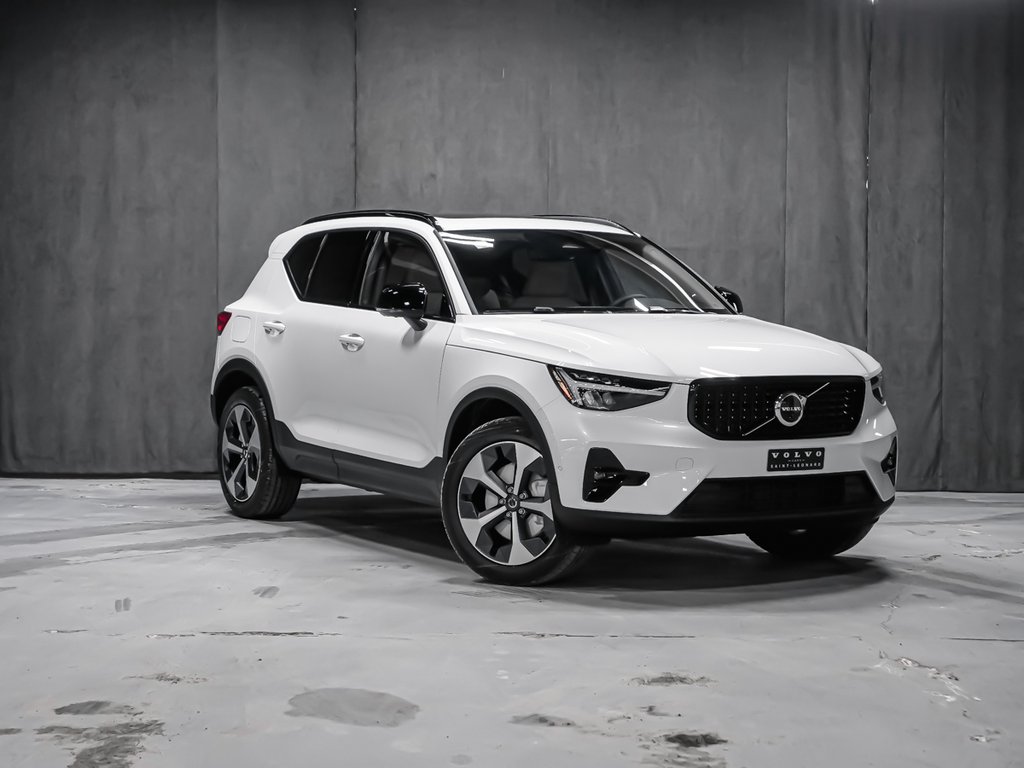 Volvo XC40 Plus (Dark Theme) 2026-1