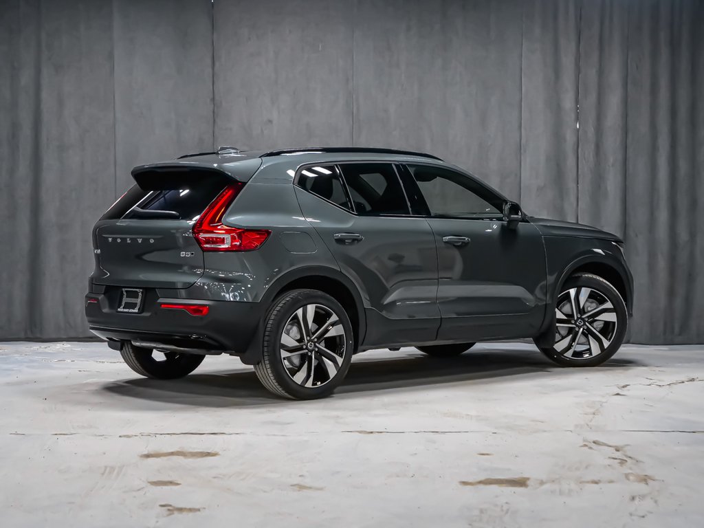 2026 Volvo XC40 Plus (Dark Theme)-3