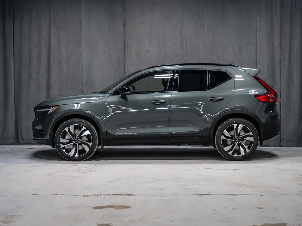 2026 Volvo XC40 Plus (Dark Theme)-2