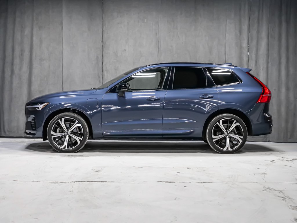 2022 Volvo XC60 Recharge R-Design, T8 AWD, Plug-In Hybrid-3