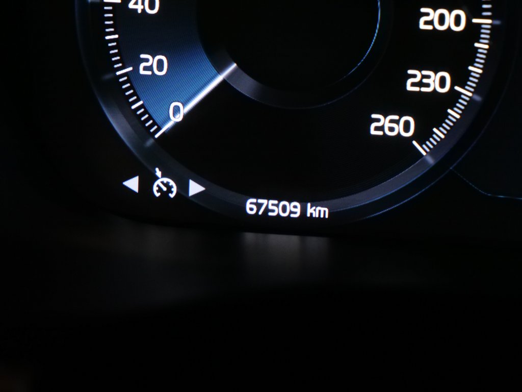 Volvo XC60 T6 MOMENTUM 2020-6