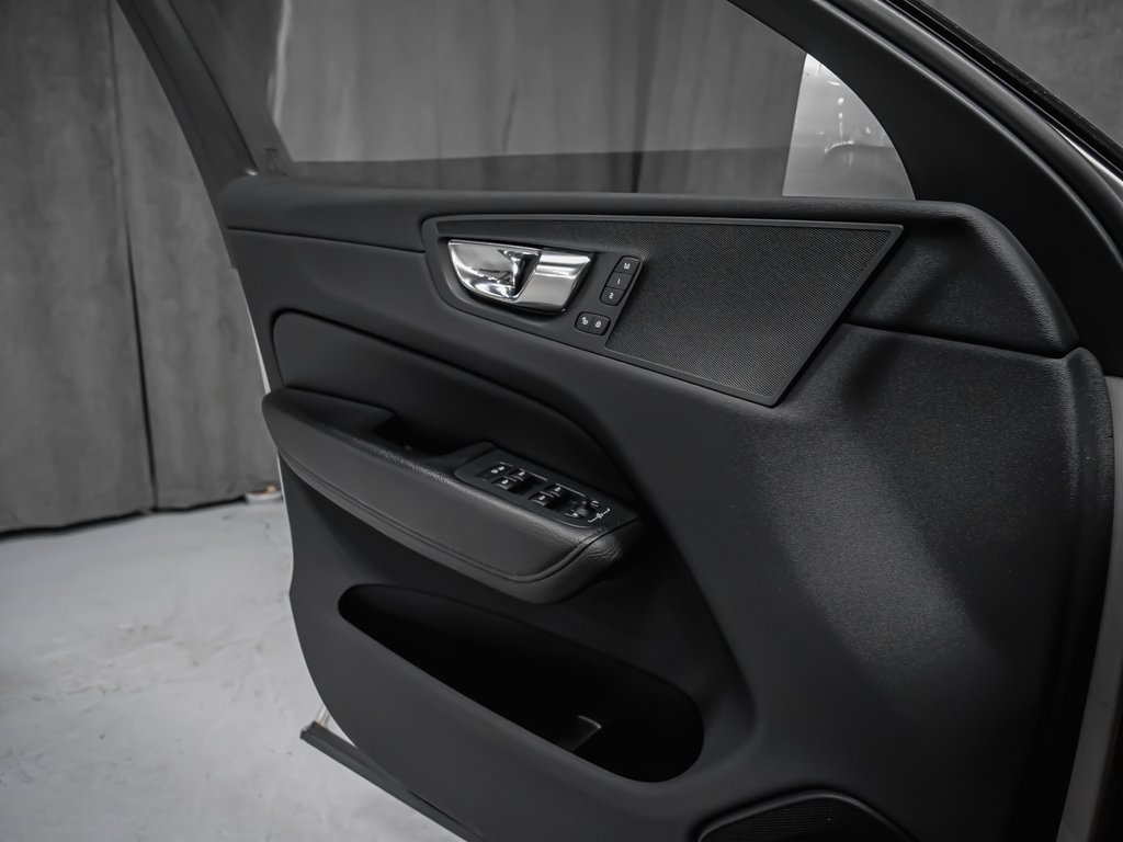 Volvo XC60 T6 MOMENTUM 2020-5