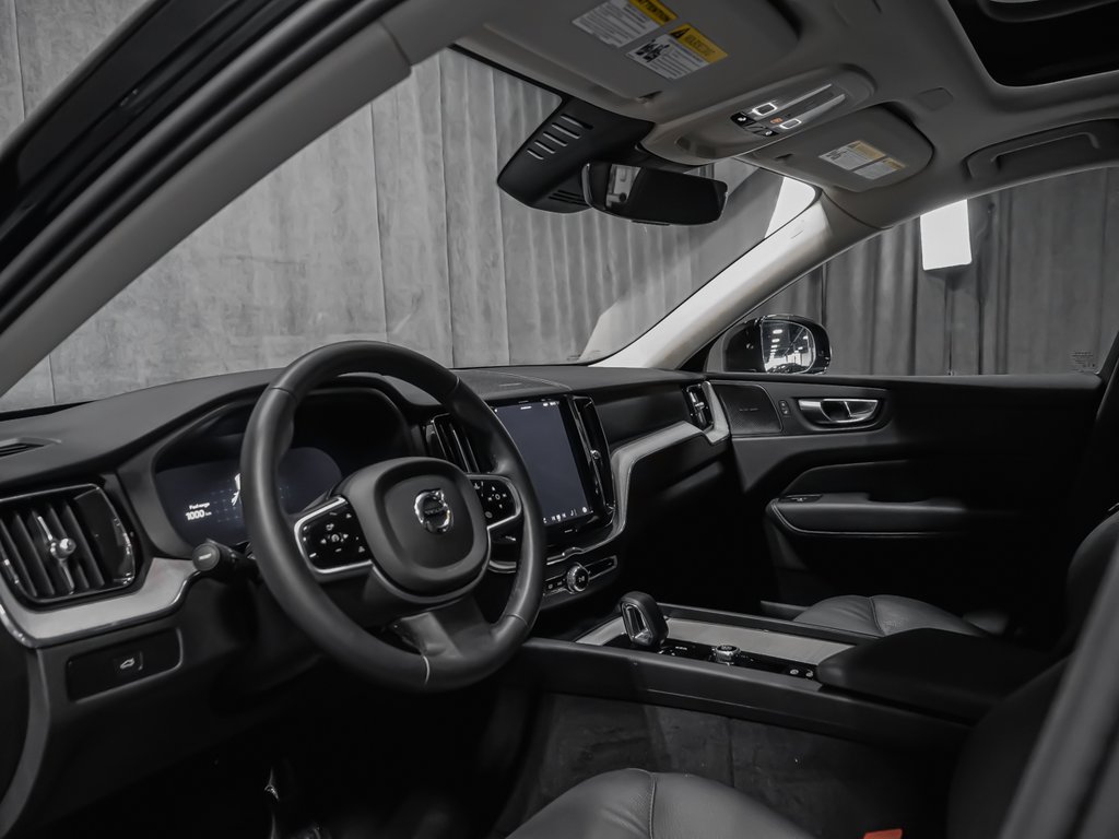 Volvo XC60 B5 PLUS DARK 2025-6