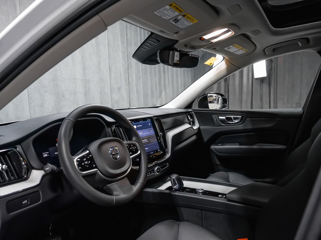 Volvo XC60 Plus, B5 AWD, Dark Theme 2025-6