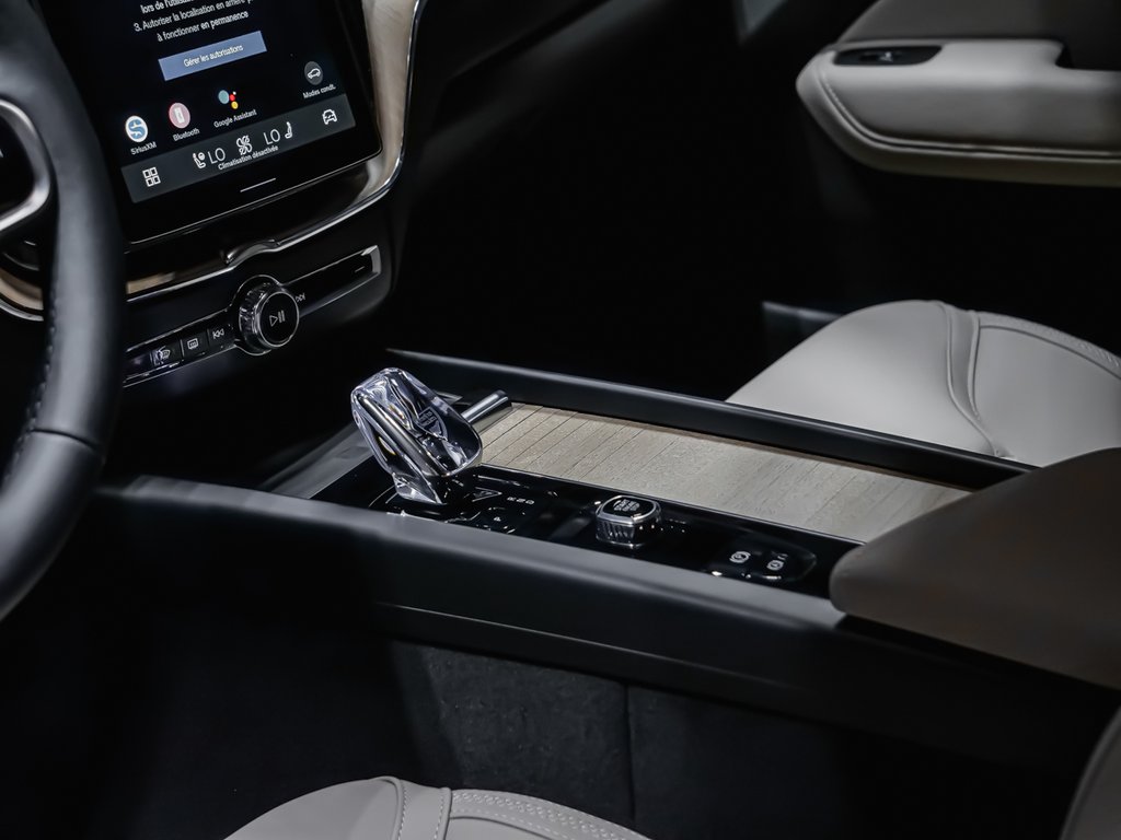 2026 Volvo XC60 Plus-7