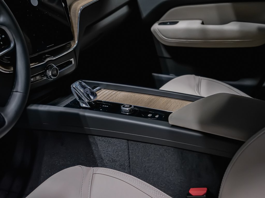 2026 Volvo XC60 Plus-7