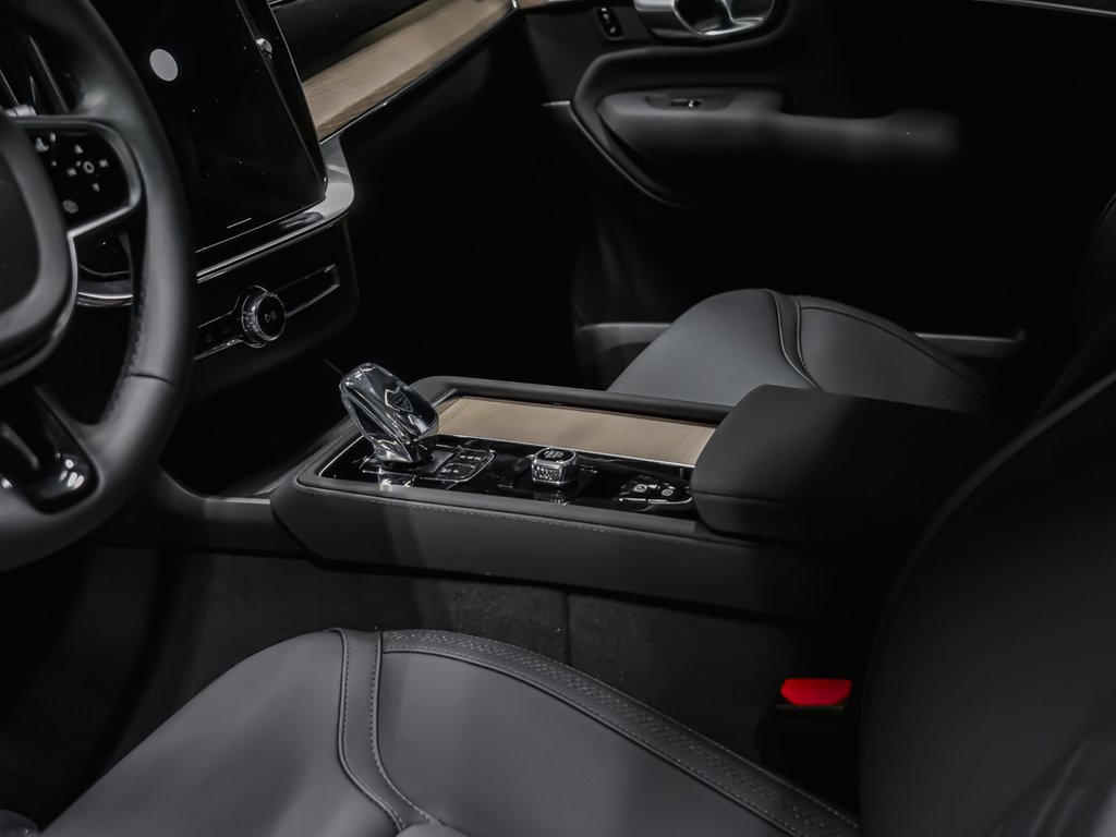 2026 Volvo XC90 Plug-in hybrid Plus 7-Seater (Dark Theme)-7