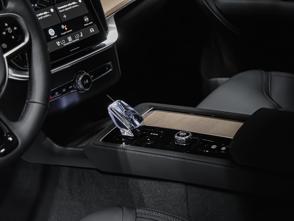 2026 Volvo XC90 Plug-in hybrid Plus 7-Seater (Dark Theme)-7