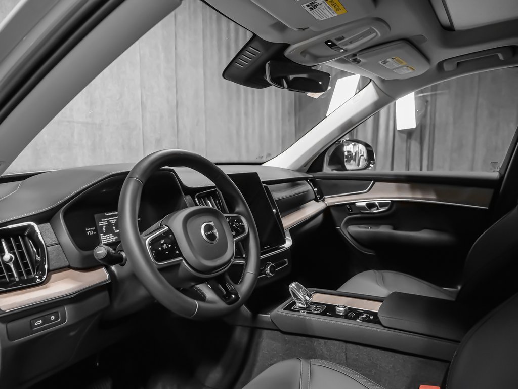 Volvo XC90 Plug-in hybrid Plus 7-Seater (Dark Theme) 2026-6