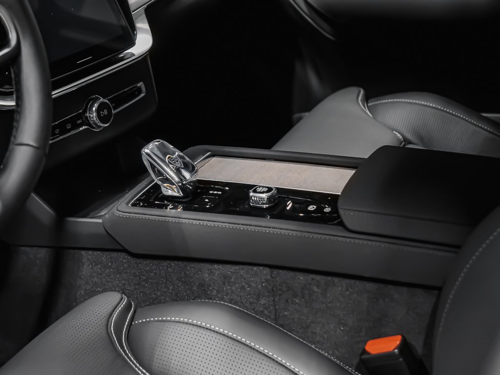 Volvo XC90 Plug-in hybrid Ultra 7-Seater (Dark Theme) 2026-7