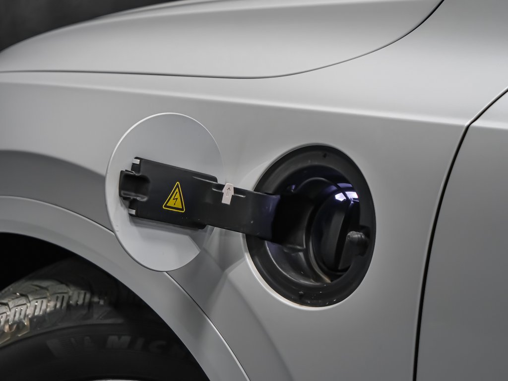 2019 Volvo XC90 Recharge T8 MOMENTUM-5