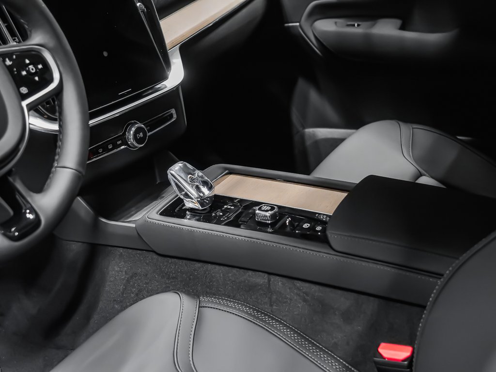 Volvo XC90 Plus 7-Seater (Dark Theme) 2026-7