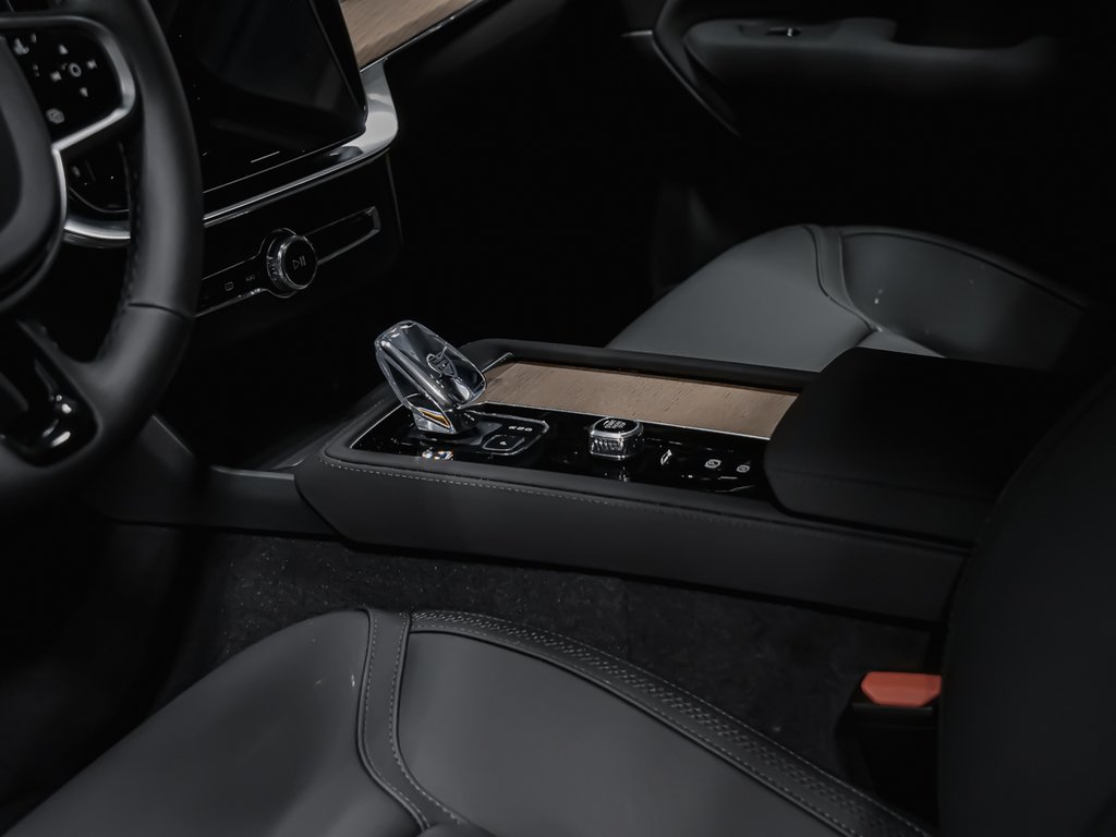 Volvo XC90 Plus 7-Seater (Dark Theme) 2026-7