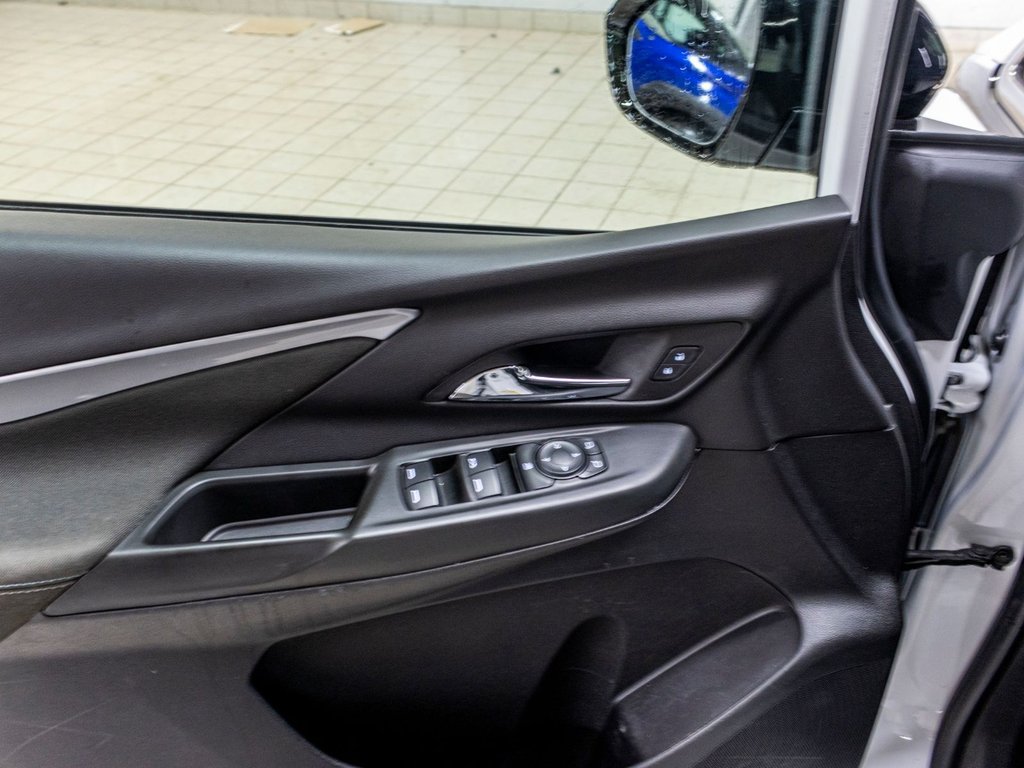 Chevrolet Bolt EV 1LT PREFERRED, BANCS CHAUFF, CAMERA REC, ECRAN 8 2023 à Charlemagne, Québec - 24 - w1024h768px