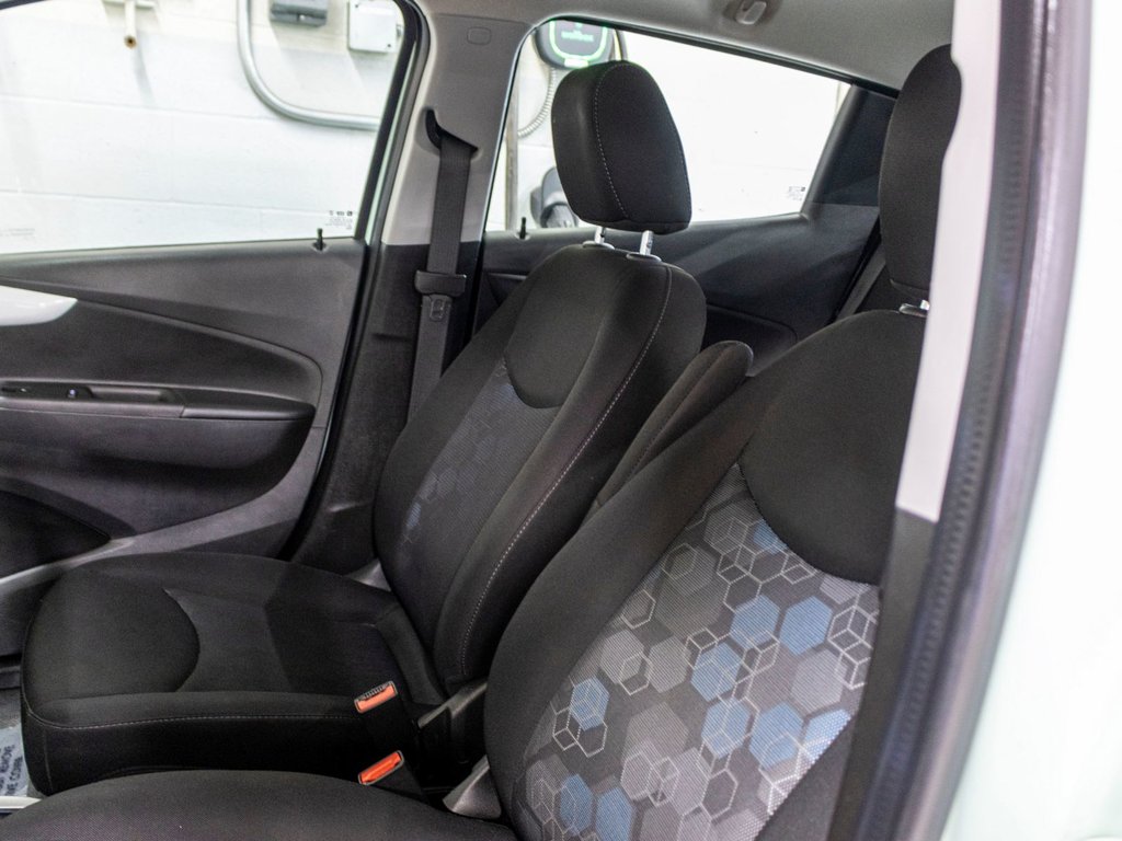 Chevrolet SPARK 1LT LT, CAMERA RECUL, A/C, GROUPE ELECTRIQUE, BAS KM 2018 à Saint-Jérôme, Québec - 23 - w1024h768px