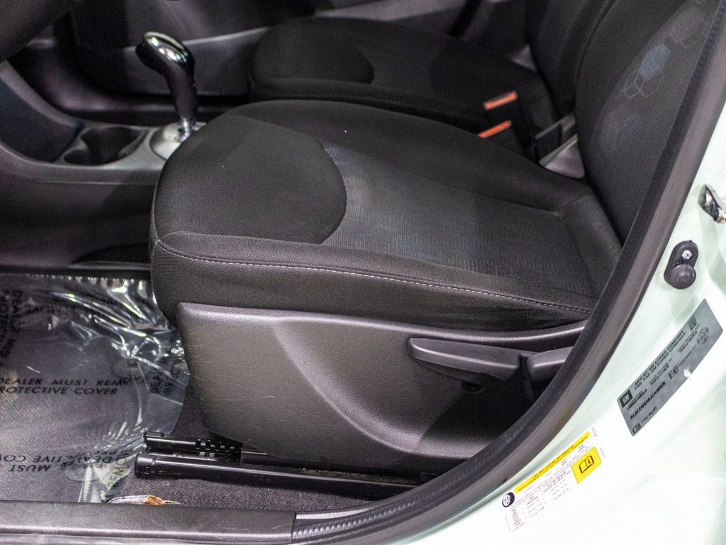 Chevrolet SPARK 1LT LT, CAMERA RECUL, A/C, GROUPE ELECTRIQUE, BAS KM 2018 à Saint-Jérôme, Québec - 22 - w1024h768px