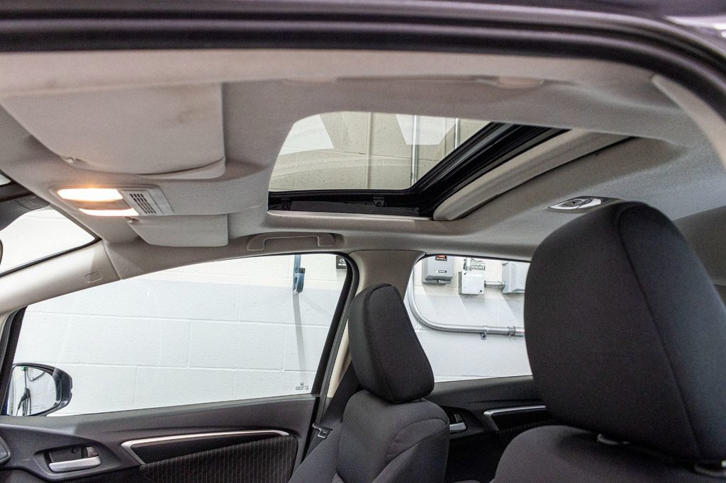 2019 Honda Fit SPORT, TOIT, BANCS CHAUFF, CAM, BAS KM, JAMAIS ACC in Charlemagne, Quebec - 25 - w1024h768px