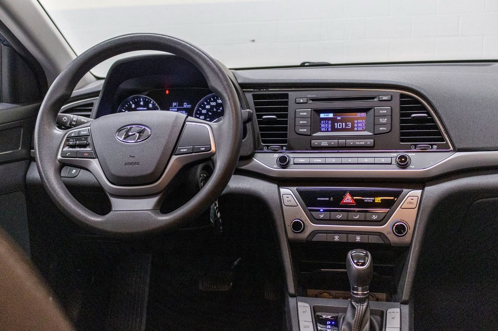 Hyundai Elantra LE, BERLINE, BANCS CHAUFF, 1 PROP, BAS KM 2017 à Charlemagne, Québec - 7 - w1024h768px