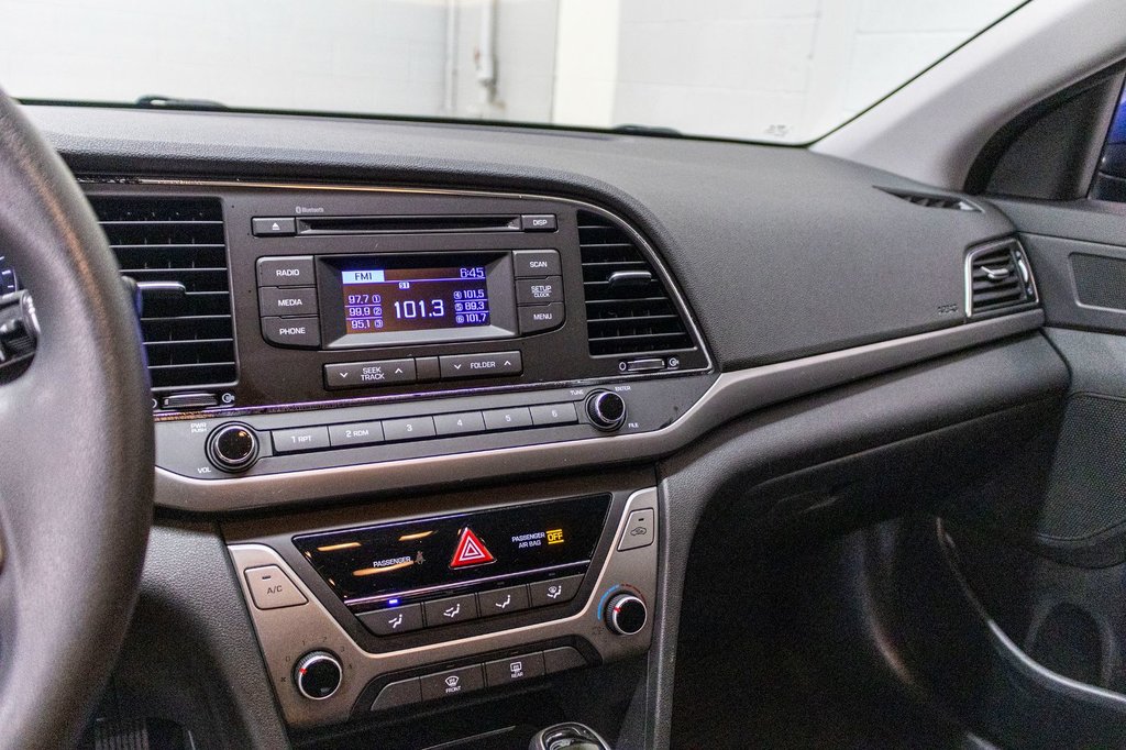 Hyundai Elantra LE, BERLINE, BANCS CHAUFF, 1 PROP, BAS KM 2017 à Charlemagne, Québec - 12 - w1024h768px