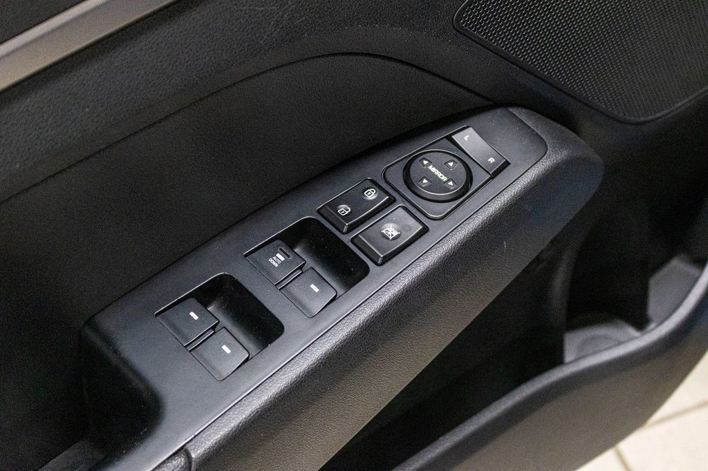 Hyundai Elantra LE, BERLINE, BANCS CHAUFF, 1 PROP, BAS KM 2017 à Charlemagne, Québec - 25 - w1024h768px