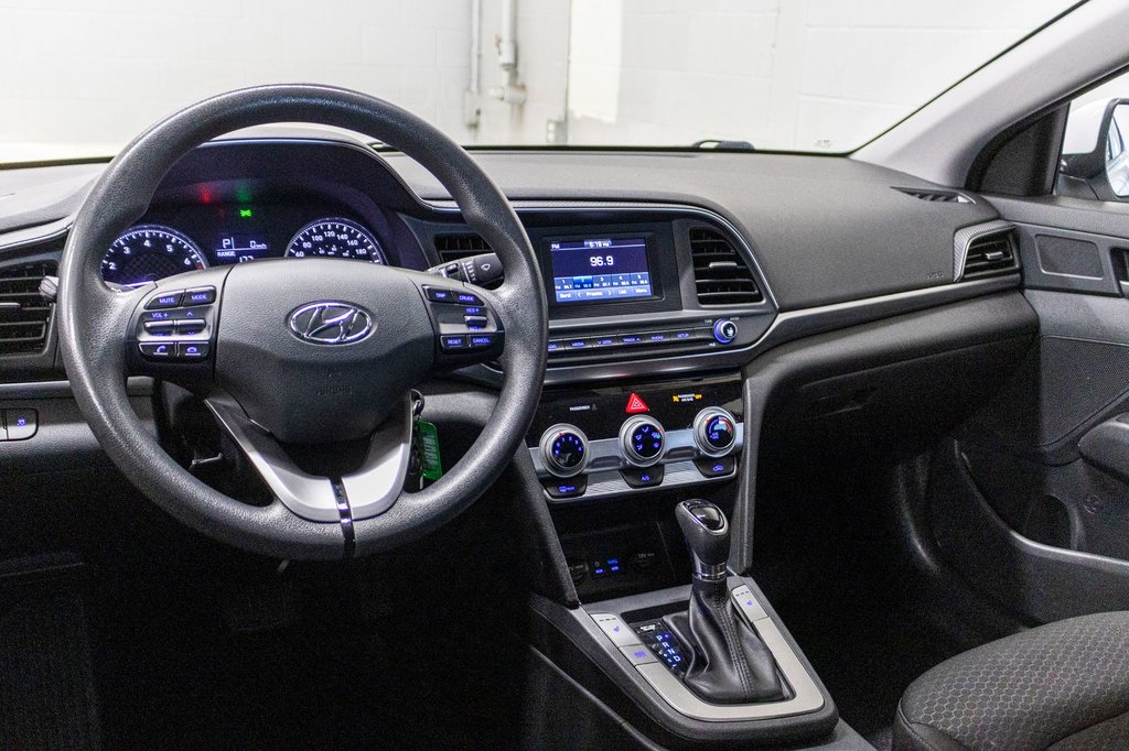 Hyundai Elantra ESSENTIAL, FWD, BANCS CHAUFF, CAM REC, 1 PROP 2020 à Charlemagne, Québec - 6 - w1024h768px