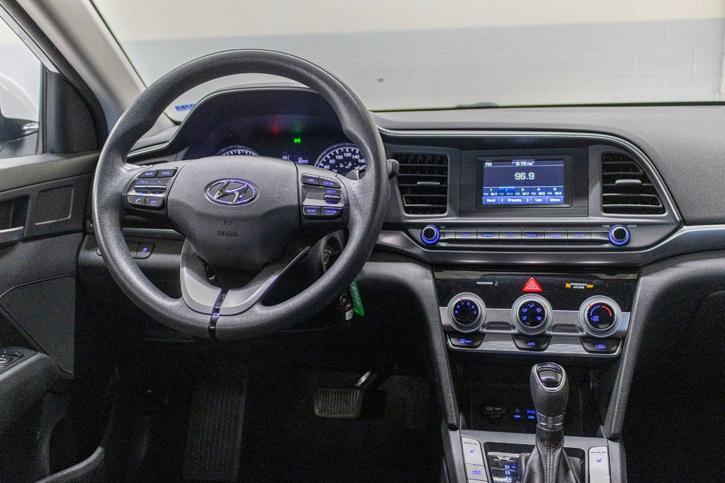 Hyundai Elantra ESSENTIAL, FWD, BANCS CHAUFF, CAM REC, 1 PROP 2020 à Charlemagne, Québec - 7 - w1024h768px