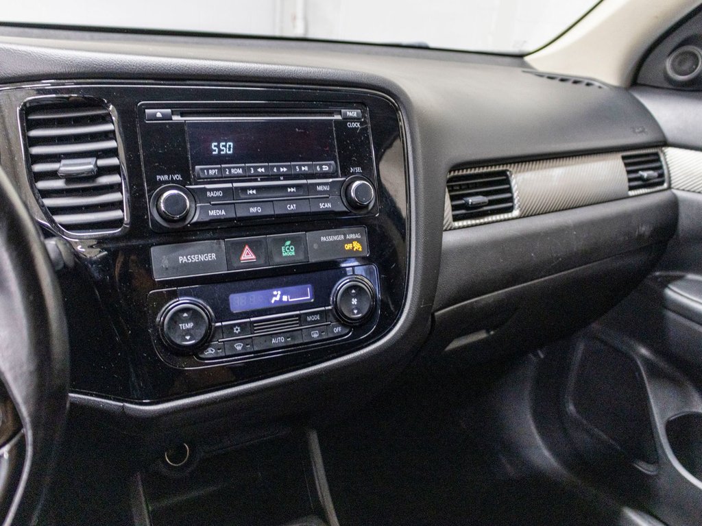 2016 Mitsubishi OUTLANDER AWD ES ES, AWC, BANCS CHAUFF, BLUETOOTH, in Saint-Jérôme, Quebec - 12 - w1024h768px