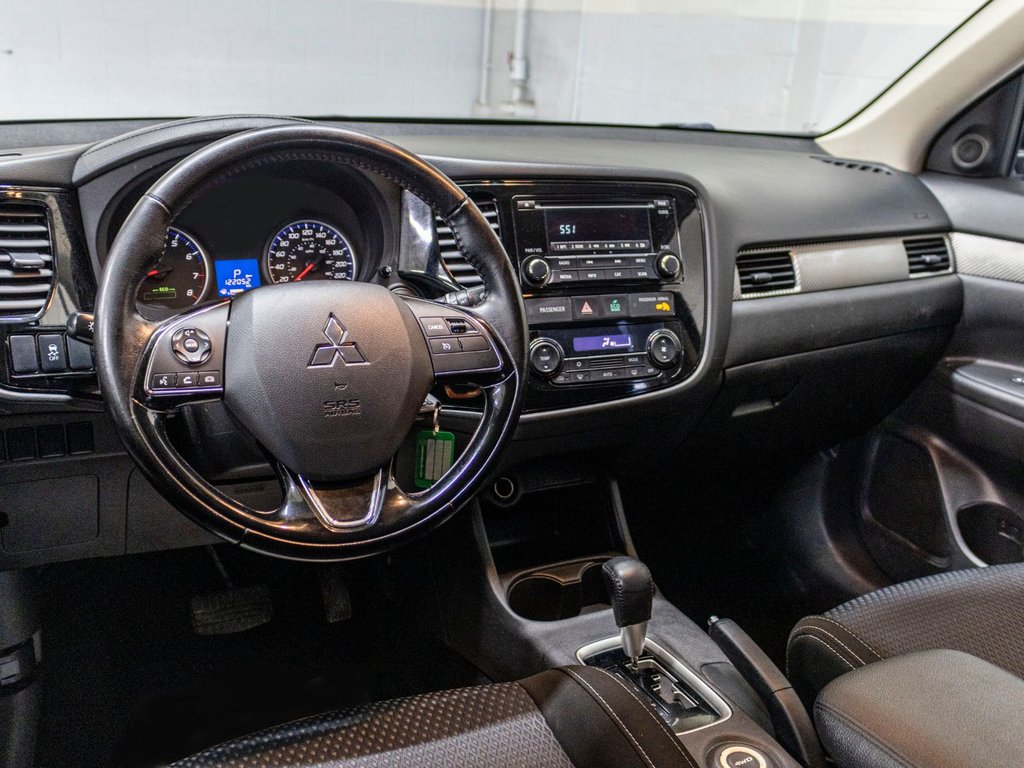 2016 Mitsubishi OUTLANDER AWD ES ES, AWC, BANCS CHAUFF, BLUETOOTH, in Saint-Jérôme, Quebec - 6 - w1024h768px