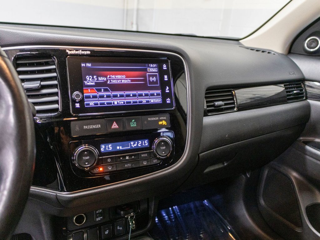 2018 Mitsubishi Outlander PHEV SE, PHEV, TOIT, MAGS, BANCS CHAUFF, CAM, BLUETOOTH in Saint-Jérôme, Quebec - 12 - w1024h768px