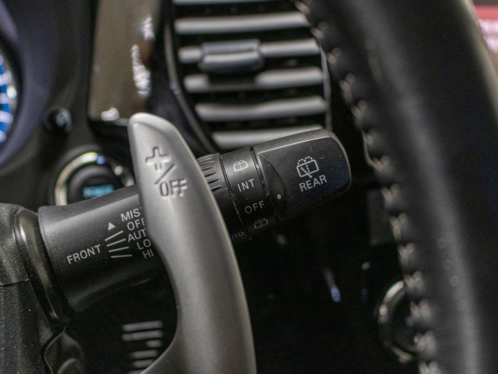 2018 Mitsubishi Outlander PHEV SE, PHEV, TOIT, MAGS, BANCS CHAUFF, CAM, BLUETOOTH in Saint-Jérôme, Quebec - 19 - w1024h768px