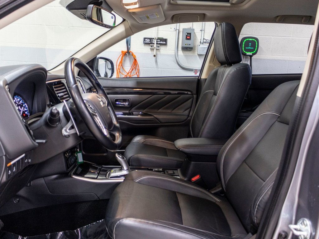 2018 Mitsubishi Outlander PHEV SE, PHEV, TOIT, MAGS, BANCS CHAUFF, CAM, BLUETOOTH in Saint-Jérôme, Quebec - 22 - w1024h768px