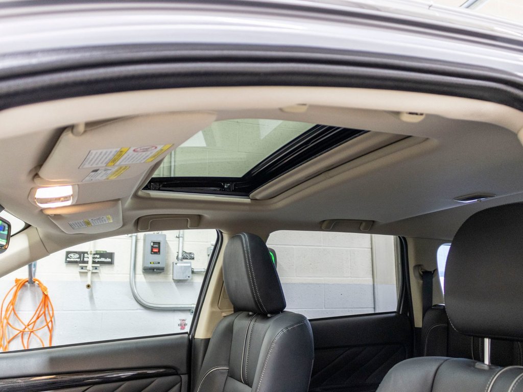 2018 Mitsubishi Outlander PHEV SE, PHEV, TOIT, MAGS, BANCS CHAUFF, CAM, BLUETOOTH in Saint-Jérôme, Quebec - 25 - w1024h768px