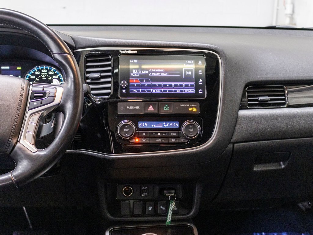 2018 Mitsubishi Outlander PHEV SE, PHEV, TOIT, MAGS, BANCS CHAUFF, CAM, BLUETOOTH in Saint-Jérôme, Quebec - 8 - w1024h768px