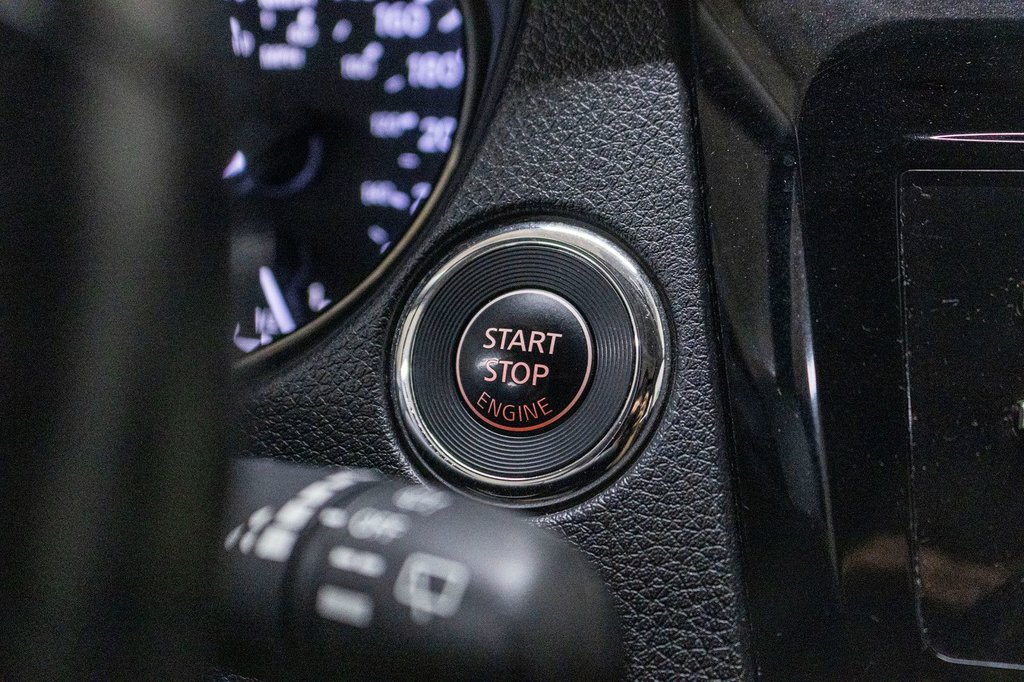 2018 Nissan Qashqai SV, AWD, TOIT, BANCS CHAUFF, CAM REC, 1 PROP in Charlemagne, Quebec - 19 - w1024h768px